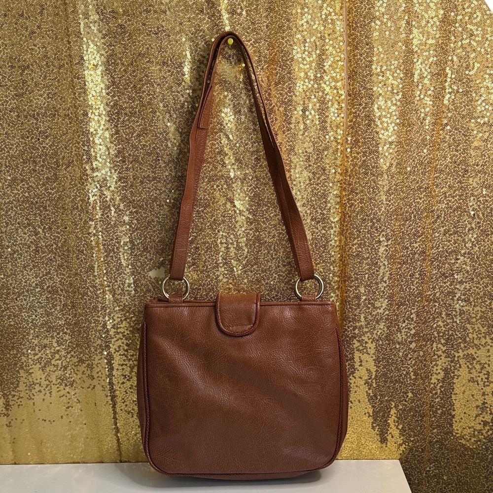 Stylish Brown Leather Shoulder Bag with Tassel - Picture 4 of 10